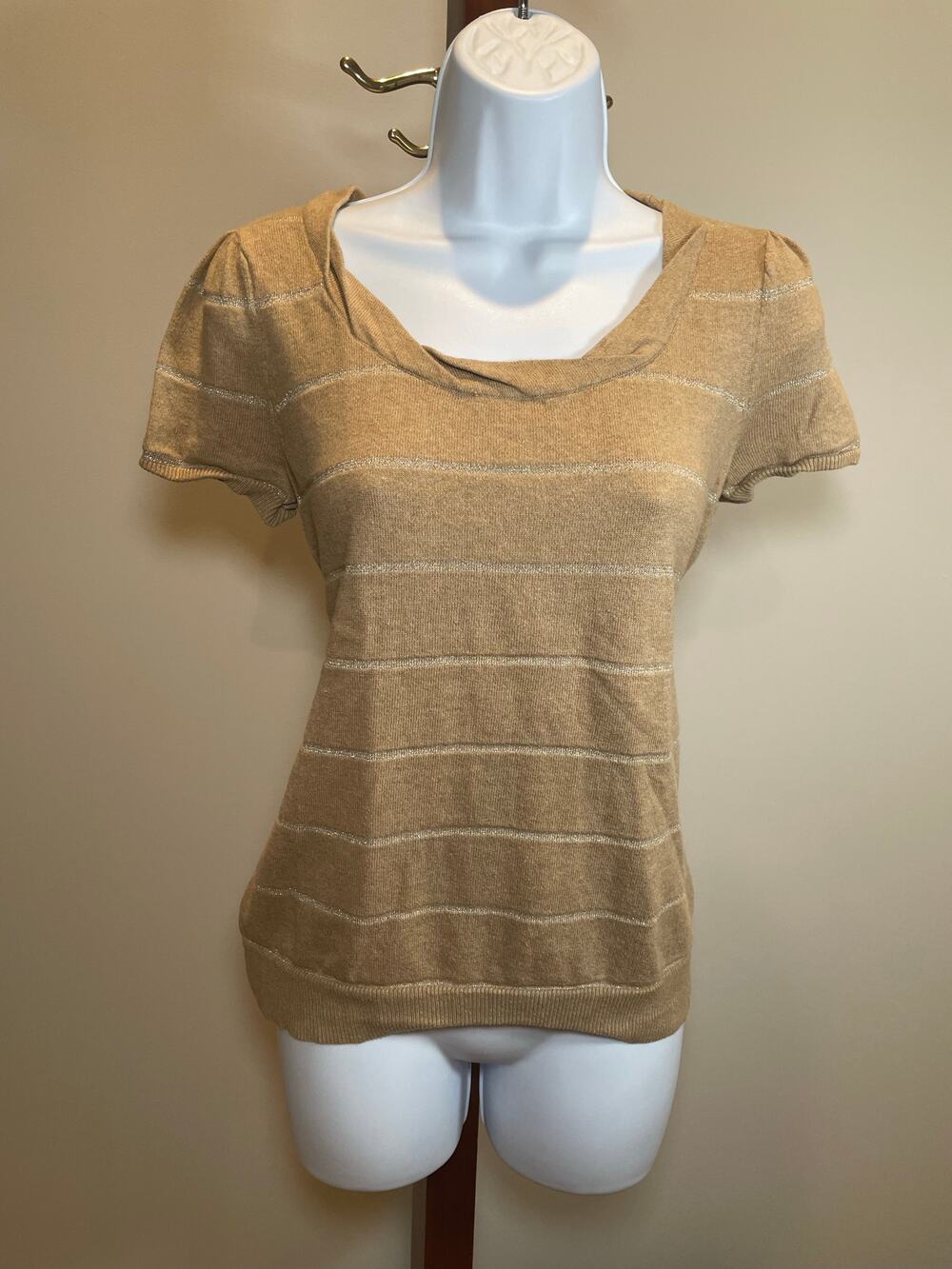 Ann Taylor LOFT Short Sleeve Knit Top – Size S
